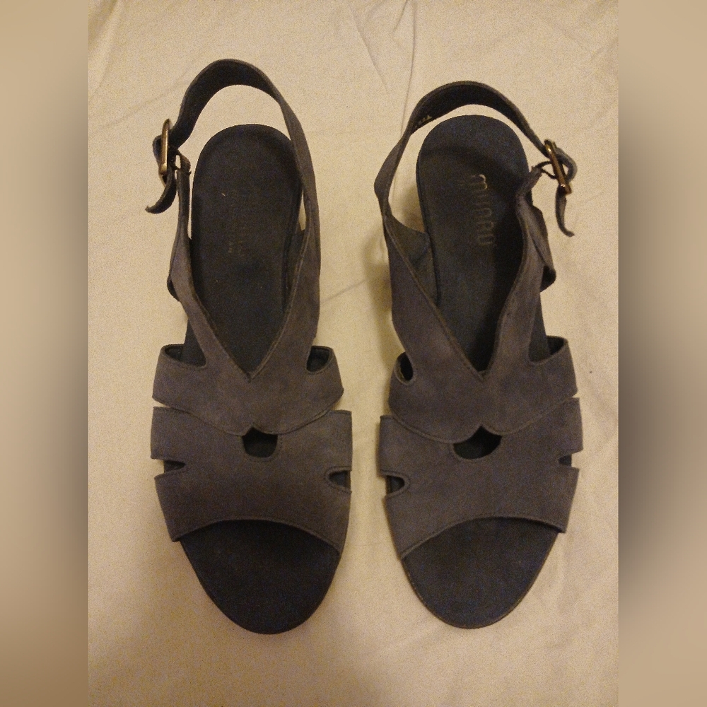 Munro Dark Blue Suede Cutout Slingback Sandals